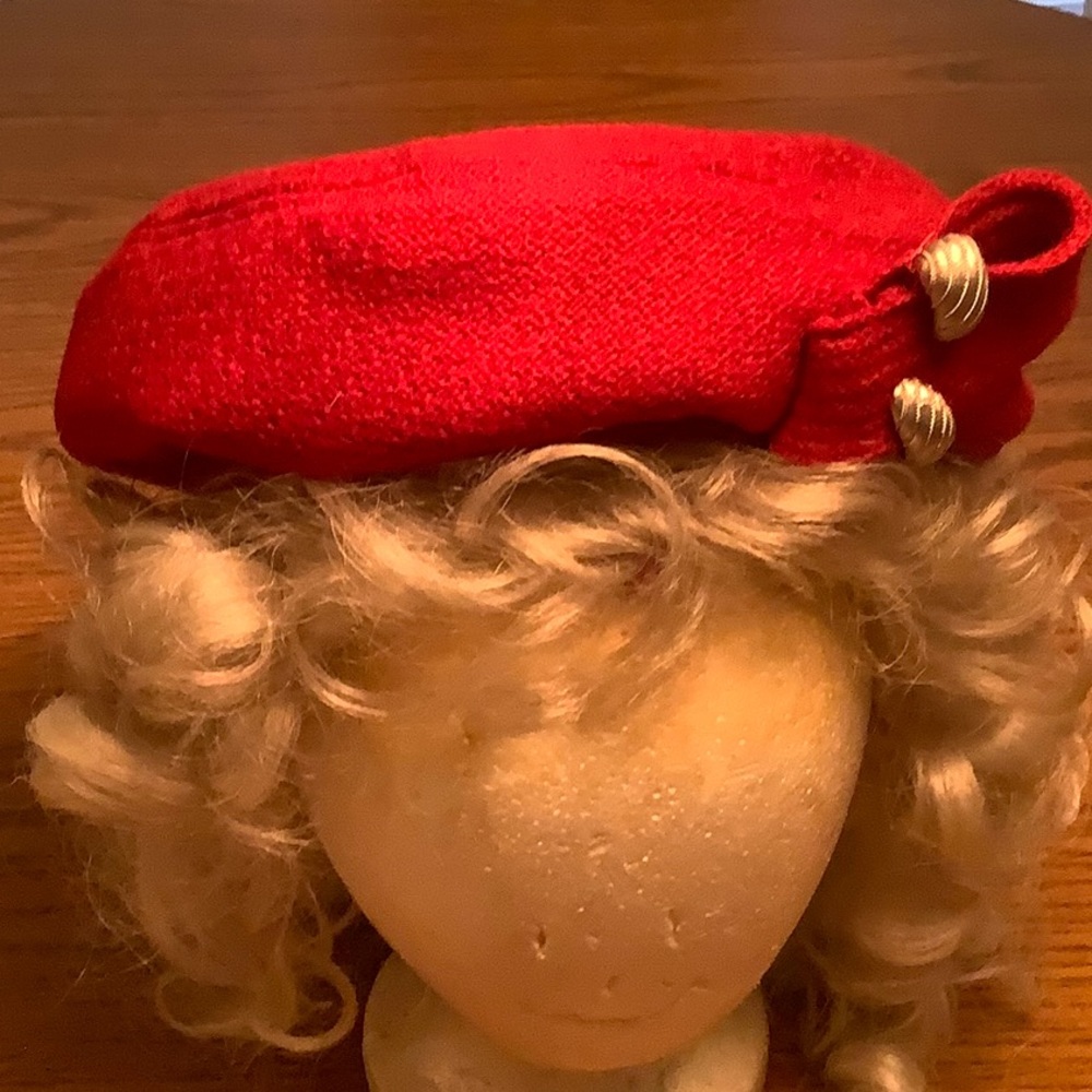 Beautiful like new Red Vintage hat.  The Boutique, Vandergrift, PA Red Hat pin